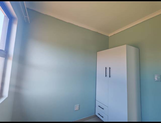 3 BEDROOM FREEHOLD FOR SALE IN SHAKASKRAAL